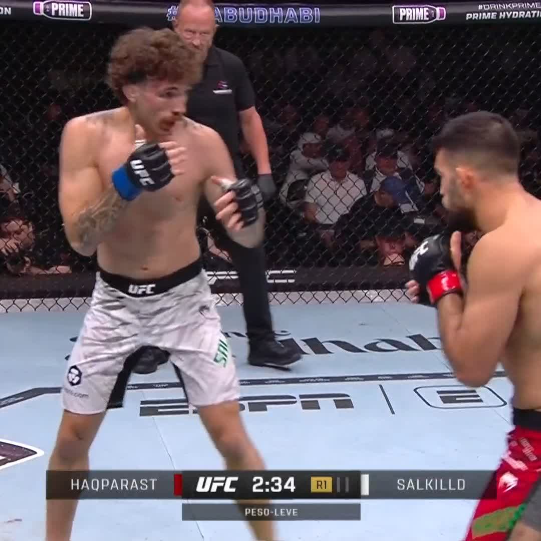 🚨 BRUTAL 🚨 O nocaute de 🇦🇺 Quillan Salkilld sobre 🇲🇦 Nasrat Haqparast no UFC 321, agora há pouco, em Abu Dhabi. #UFC #UFCBR #UFC321