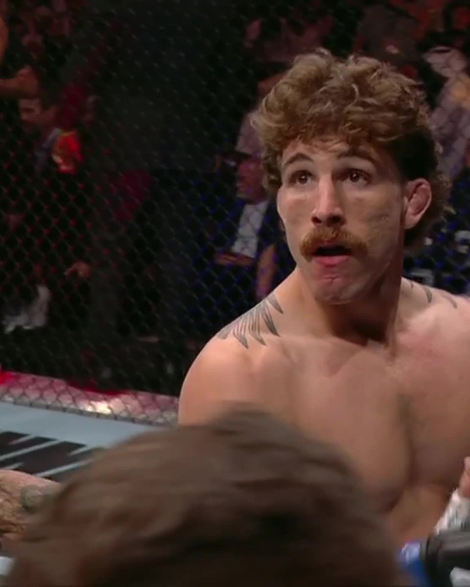 QUILLAN SALKILLD WITH A WILD HEAD-KICK KO 😱 #UFC321