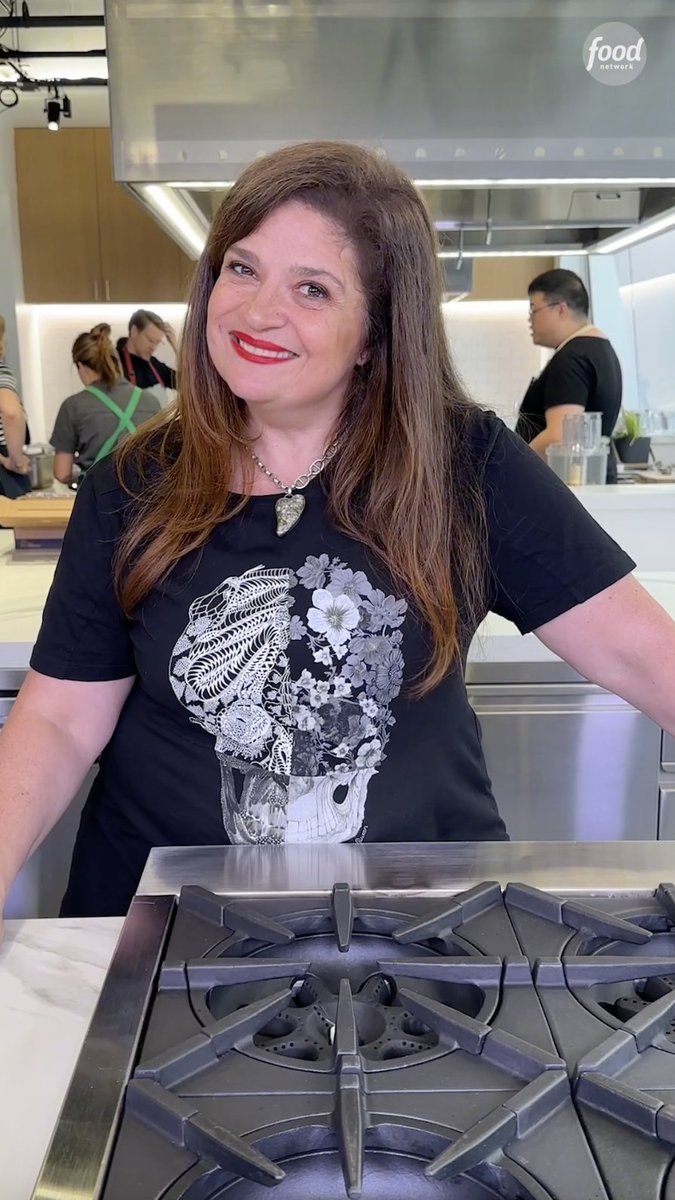 Who’s with alex guarnaschelli — send it back or tough it out? 😬 Catch an all new episode of #AlexVsAmerica Tuesday at 9|8c!