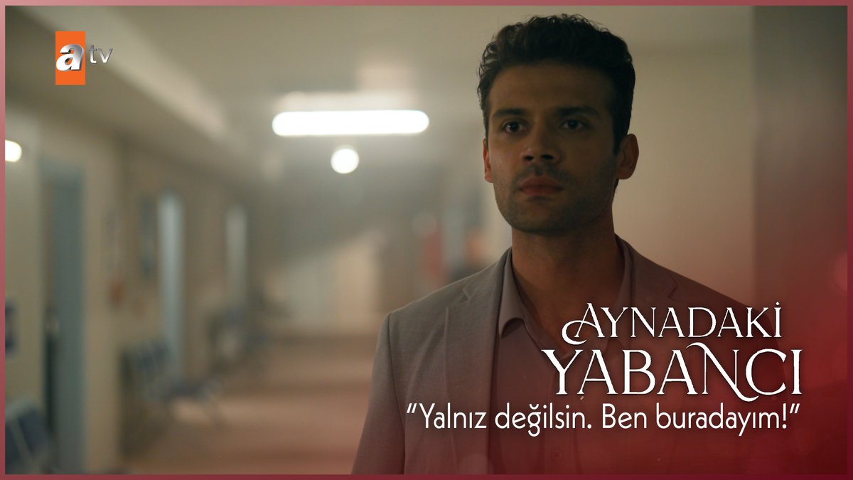 “Yalnız değilsin. Ben buradayım!” 🤯 Defne, hırsızlık suçlamasıyla nezarethaneye götürülüyor. #AynadakiYabancı yeni bölümüyle atv’de başladı. atv