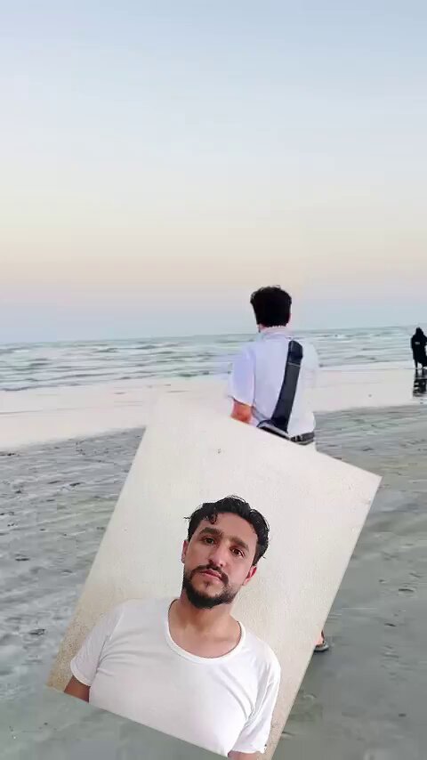 ليس تطبيل للحوثي ابو نواف الناخبي زار صنعاء وهو من إعلاميين الإنتقالي ويرفع علم الإنفصال وعلم الامارات على بيته وحساباته عاد ولم تعترضه جماعة الحوثي بينما الناشط محمد الحسني اتهموه بانه حوثي وتم خطفه إلى جهة مجهولة وسلب ممتلكاته وفي الفيديو يمدحهم عرفتم ليش هربنا من عدن