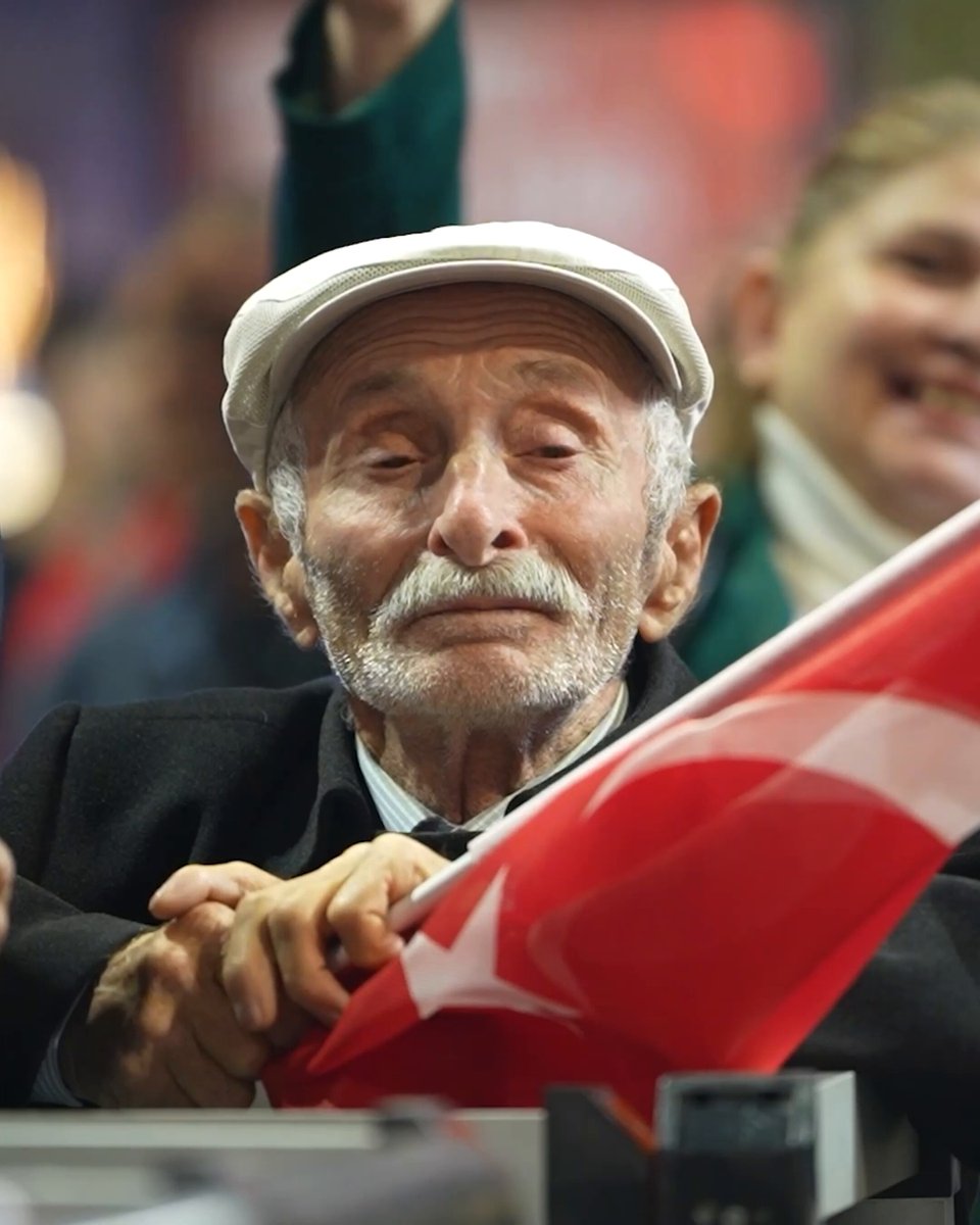 Türkiye’nin toprağında geleceğin teknolojileri yatıyor: Nadir toprak elementleri. Bu stratejik zenginliklerimiz Trump'la pazarlık masasında değil, bilimin ve kamunun hizmetinde olmalı. Çünkü yeraltı kaynaklarının bağımsızlığı, ülkenin bağımsızlığıdır! Yarın Eskişehir'de toprağımıza, geleceğimize sahip çıkıyoruz! 26 Ekim Pazar | 16.00 | Cumhuriyet Meydanı Tepebaşı