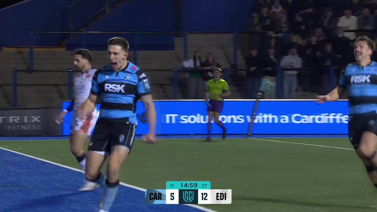 That is outstanding from Josh Adams! 🙌 Cardiff Rugby go from end to end with a beautifully slick move 🔵