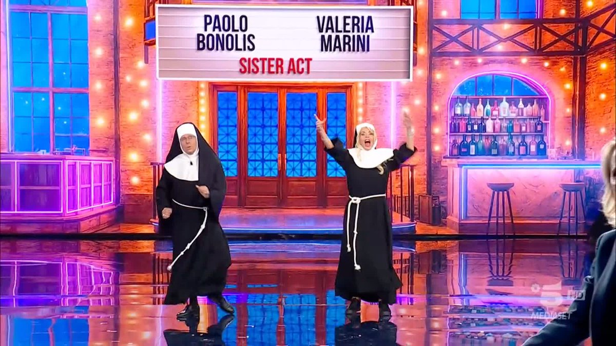 PER ME È QUESTO MIX FRA PAOLO CHE FAREBBE MORIRE VESTITO COSÌ ANCHE SE RESTASSE IMMOBILE E VALERIA CHE HA FATTO IL SUO SOLITO SHOW SENZA CANTARE MEZZA PAROLA E NON AZZECCARE NEANCHE QUELLE CHE HA CANTATO AJSKDKDKF #TuSiQueVales