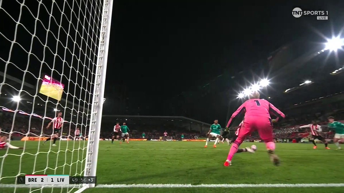 Milos Kerkez arrives at the back post to pull one back for Liverpool 👀 📺 TNT Sports &amp; discovery+ UK