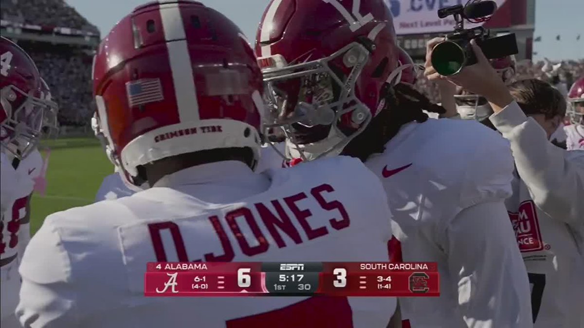 ALABAMA PICK-SIX OFF THE DEFLECTION ‼️ Tide getting after it early 😤 (via Alabama Football)