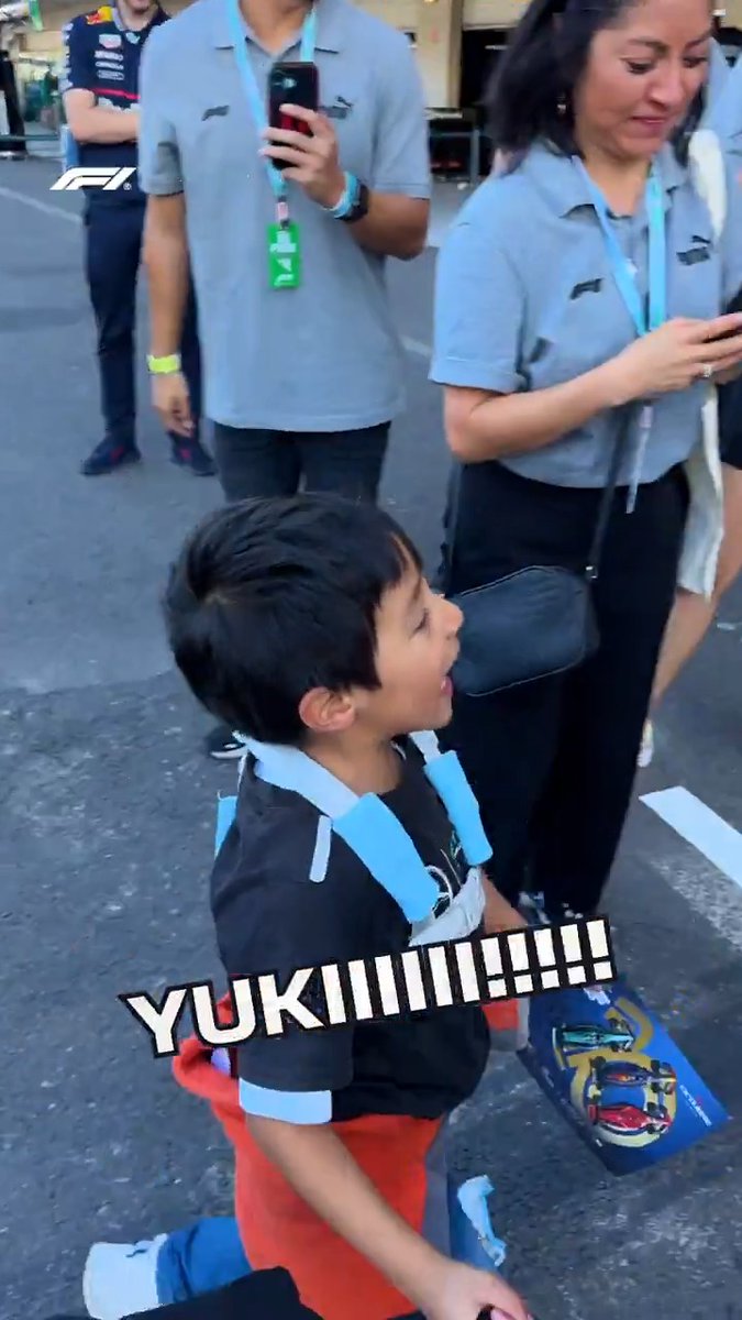 Yuki with one of his littlest but biggest fans! 🥹✋ #F1 #MexicoGP
