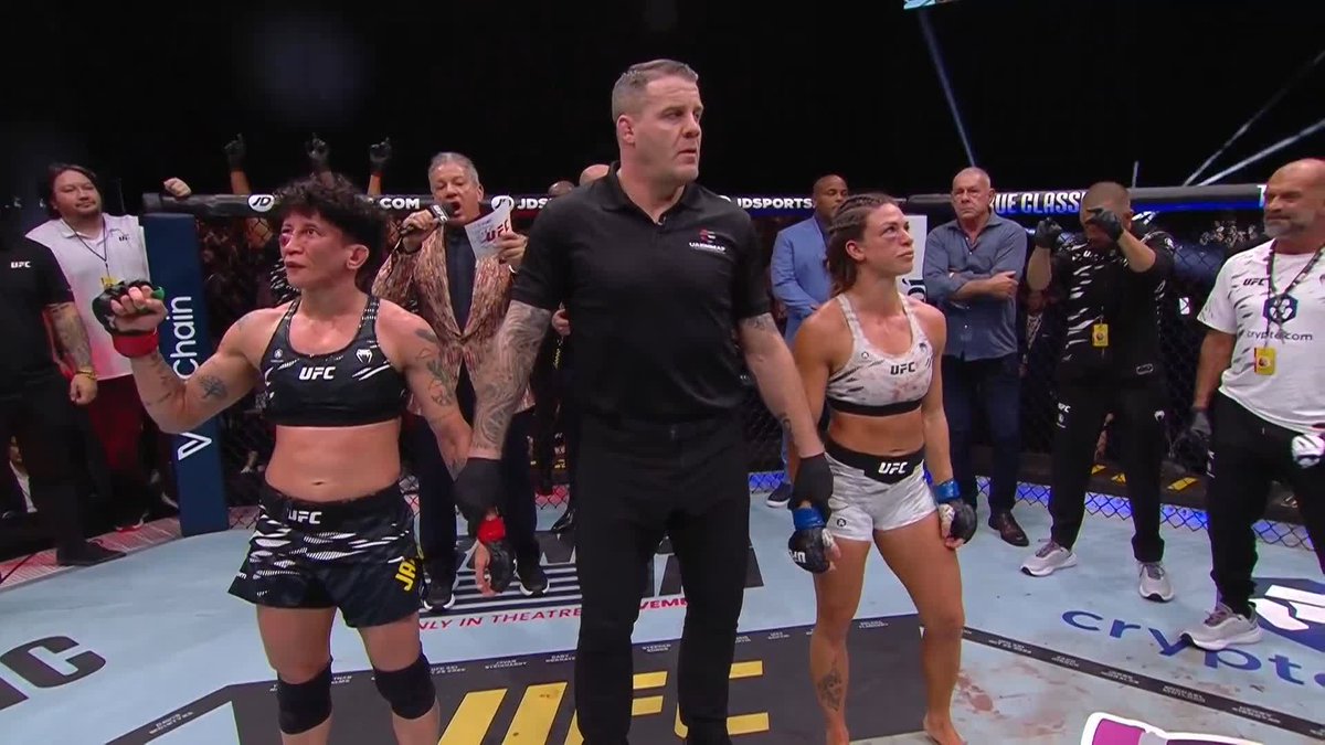 ANNNDDD NEWWW 🤩 Victoire de Mackenzie Dern par décision unanime, elle devient la nouvelle championne des poids pailles ! 🏆👏 #UFC321