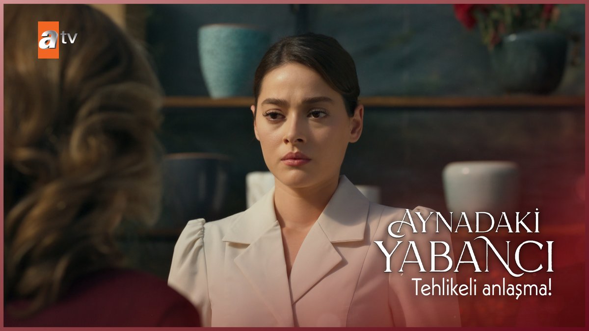 Zor bir anlaşma, gizli bir plan… Defne, Hanzade’nin teklifini kabul ediyor! 🤝 #AynadakiYabancı atv