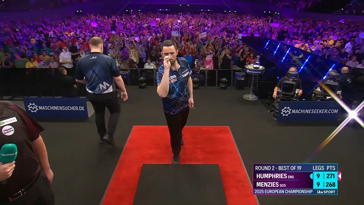 HUMPHRIES SEES OFF MENZIES IN A DECIDER! Pushed all the way but Luke Humphries moves into the Quarter-Finals as he sees off Cameron Menzies 10-9. 📺 #ECDarts