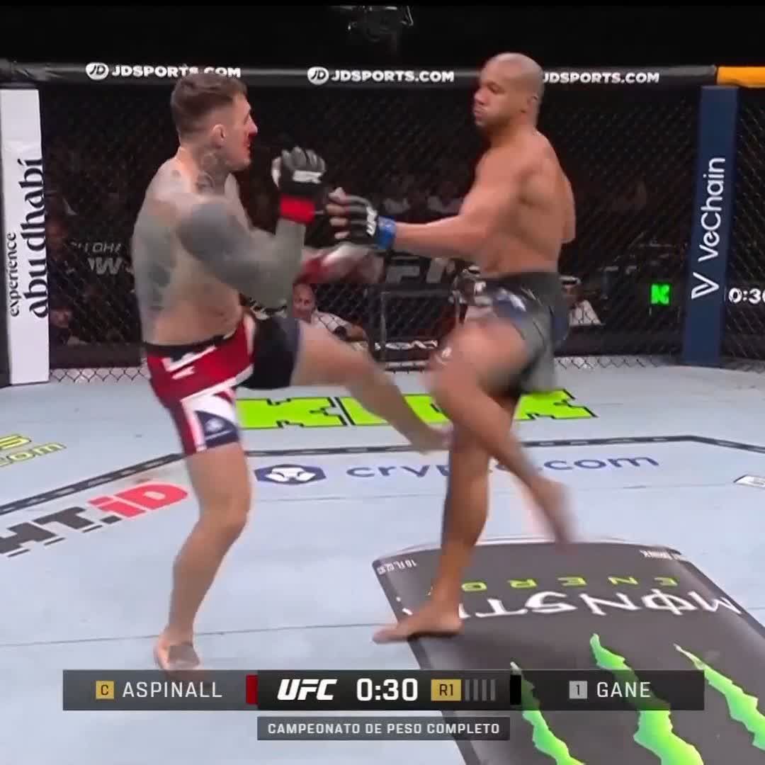 No me lo puedo creer... NO CONTEST entre Tom Aspinall y Ciryl Gane por un piquete de ojo del francés del que no pudo recuperarse Tom... #UFC321 #ufchbomax