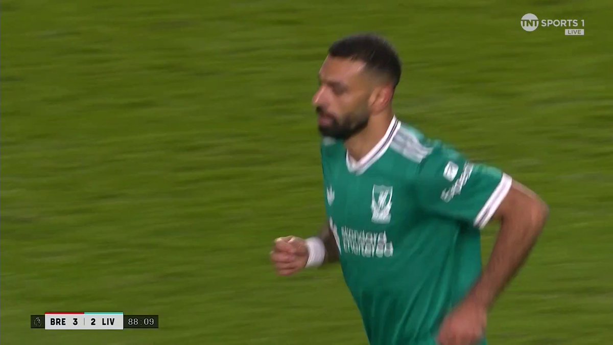 Mo Salah ends his wait for a goal with a brilliant finish 💥 TNT Sports &amp; discovery+ UK