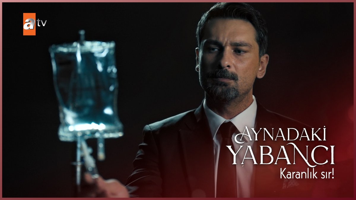 “Sırrımızı bilen bir kişi daha var. Azra...” 🚪🔑 #AynadakiYabancı atv