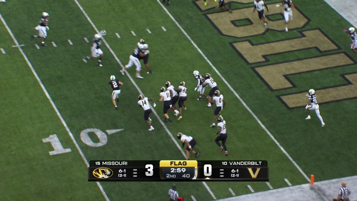 DIEGO PAVIA 🤯 Imagine if this play counted 😳