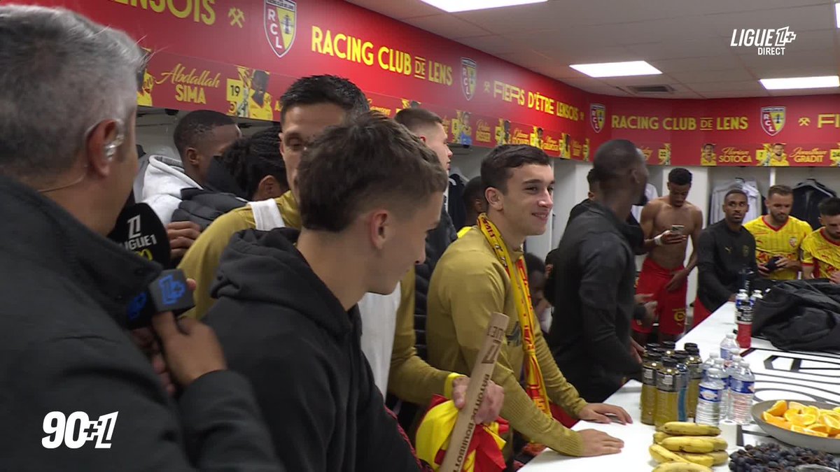 "Dis pas de connerie." 😆 Au coeur du vestiaire des Sang et Or avec Florian Sotoca au micro de L1+ 🥳 #RCLOM