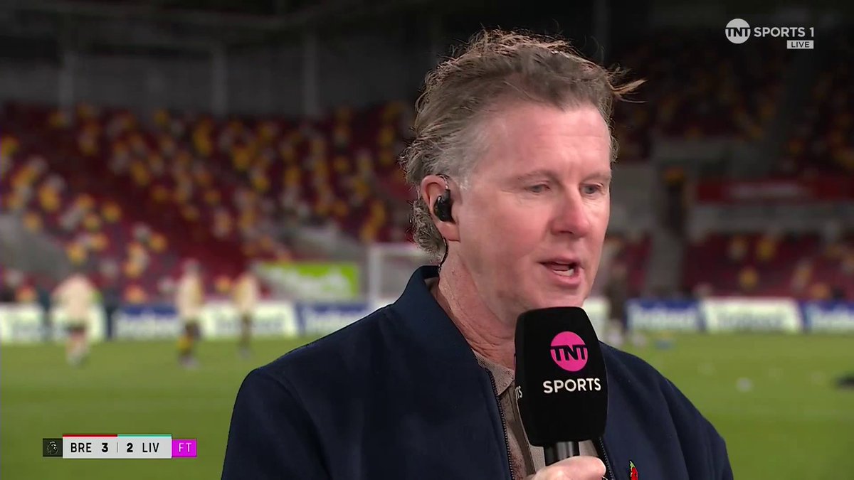 "Liverpool have to score three goals every game to have a chance of winning" 😬 Steve McManaman doesn't hold back on Liverpool’s defensive problems after four straight league defeats. 🎙️ Lynsey Hipgrave | 📺 TNT Sports &amp; discovery+ UK