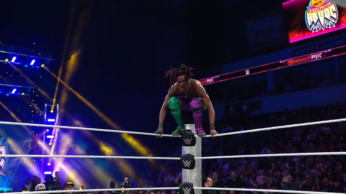 .LEON SLATER and Je’Von Evans are literally FLYING! 😱
