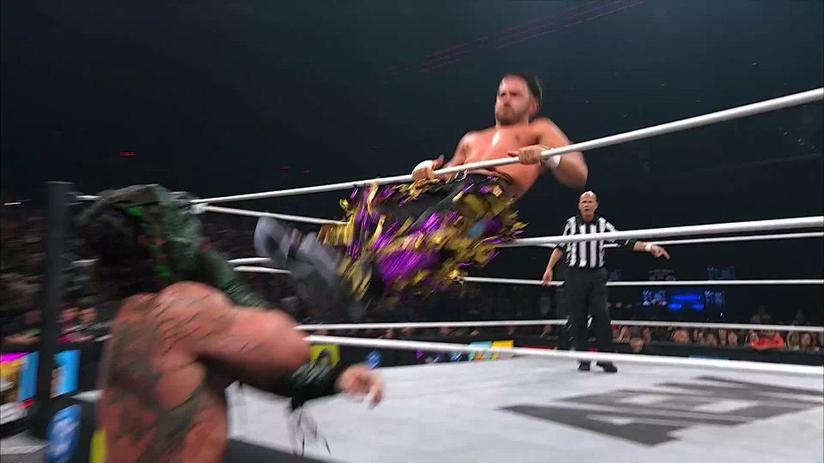 Cash Wheeler stopped Nick Jackson and did the DIVE HIMSELF. NO FISTS. JUST FLIPS. 😭