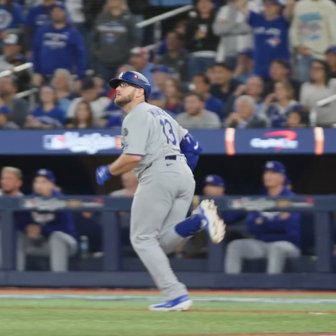 Max Muncy and the Los Angeles Dodgers showing off the power 😤