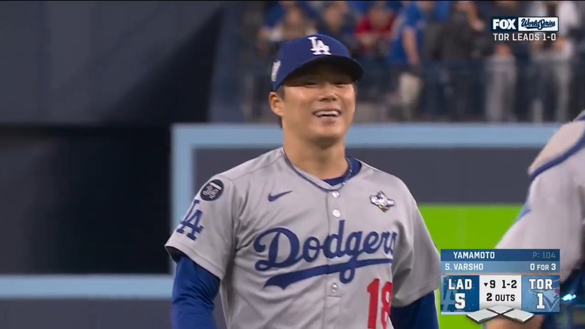 山本由伸 投手史上最高額となる12年総額3億2500万ドル（約465億円）でドジャース入団 ↓↓↓ 2年目のポストシーズンで24年ぶりとなる2試合連続完投勝利(当時由伸3歳) #山本由伸
