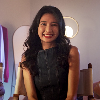 Ternyata zombi bisa sebucin itu ya 🥰 Tonton aksi Mikha Tambayong bareng zombi lainnya di film Abadi Nan Jaya, udah tayang di Netflix!