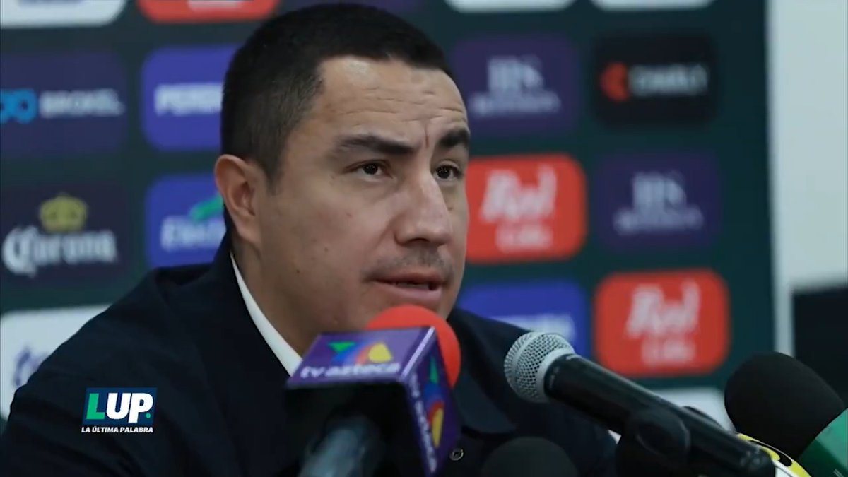 'PRESIÓN ES ESTAR EN GAZA Y NO SABER SI VAS A VIVIR O MORIR' 😨 Efraín Juárez, tras el empate de Pumas y León, descartando presión en su puesto 🫣 'NI CÓMO DEFENDERLO': Alex Blanco 'FUERA DE LUGAR': Rubén Rodríguez 👤 'ÉL ESTÁ APRETADO Y COMPRIMIDO': Eduardo De La Torre #LUP