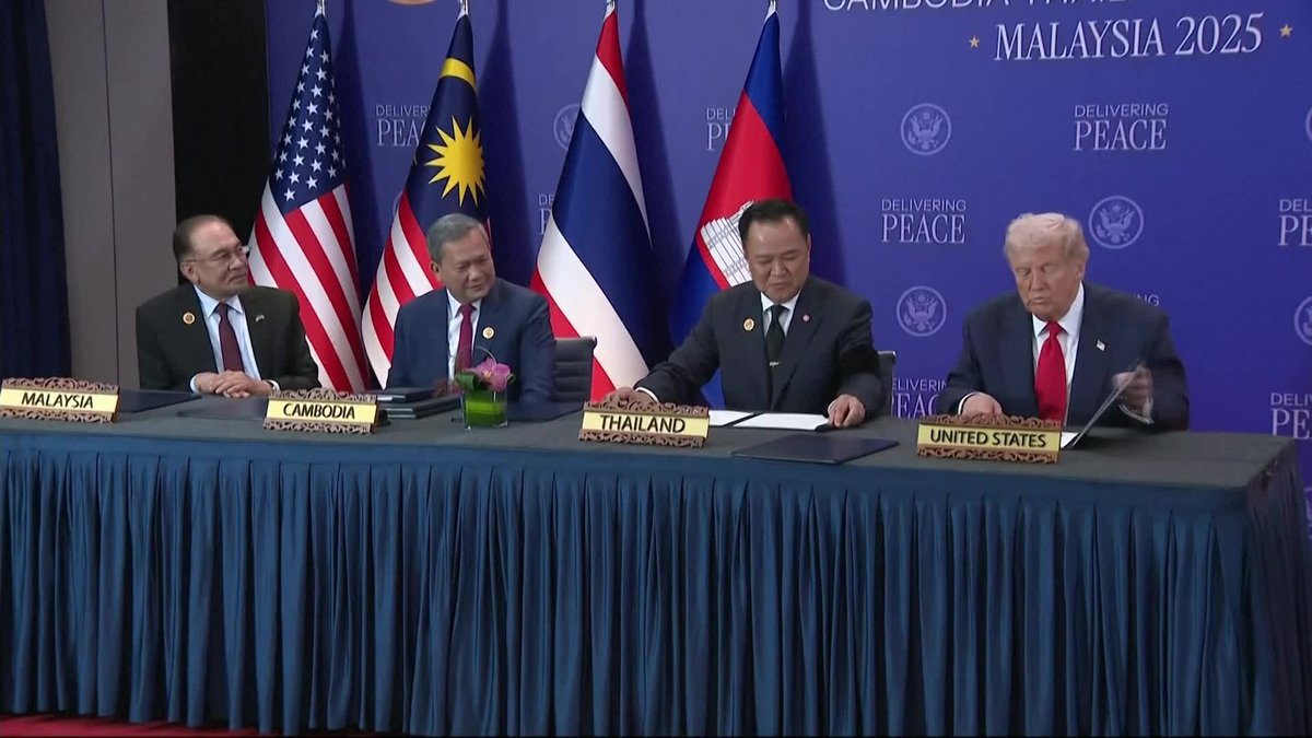 President Donald Trump oversaw the formalization of an agreement between Thailand and Cambodia to manage their border dispute: