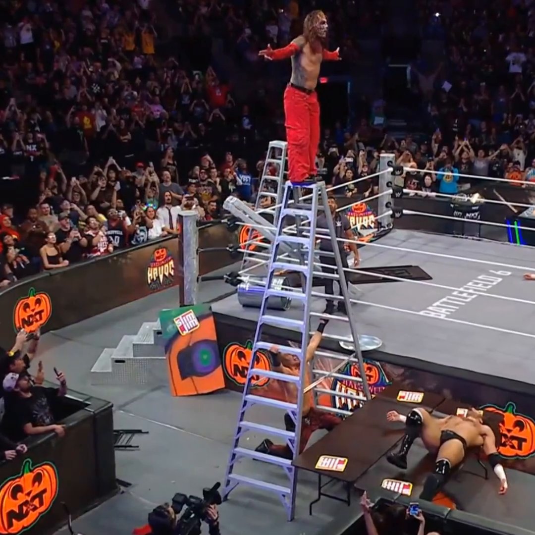Amigxs: no estamos en 2008. Estamos en 2025... y Jeff Hardy ha vuelto a hacer ESTO en WWE 🥲 (y casi se nos mata)