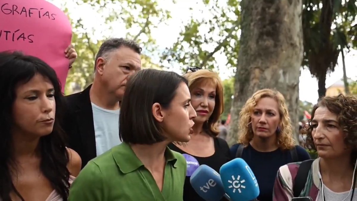 Mazón tiene que dimitir e ir a prisión, no entiendo como el PP es tan cruel como para llevar más de un año manteniéndolo al frente. Basta ya de impunidad con las políticas homicidas del PP, vale para Ayuso, para Mazón y para Moreno Bonilla. 🎥 Irene Montero