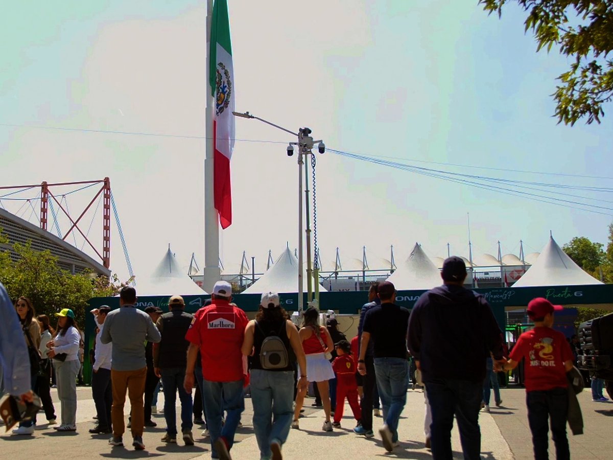 Juntos hacemos #H1ST0RIA. Hoy celebramos 10 años de compartir la misma pasión por Formula 1 en el Autódromo Hermanos Rodríguez. 🇲🇽 ¡Hagamos la #F1ESTA más grande de la década! 🔥 #SoyParteDeLaH1ST0RIA