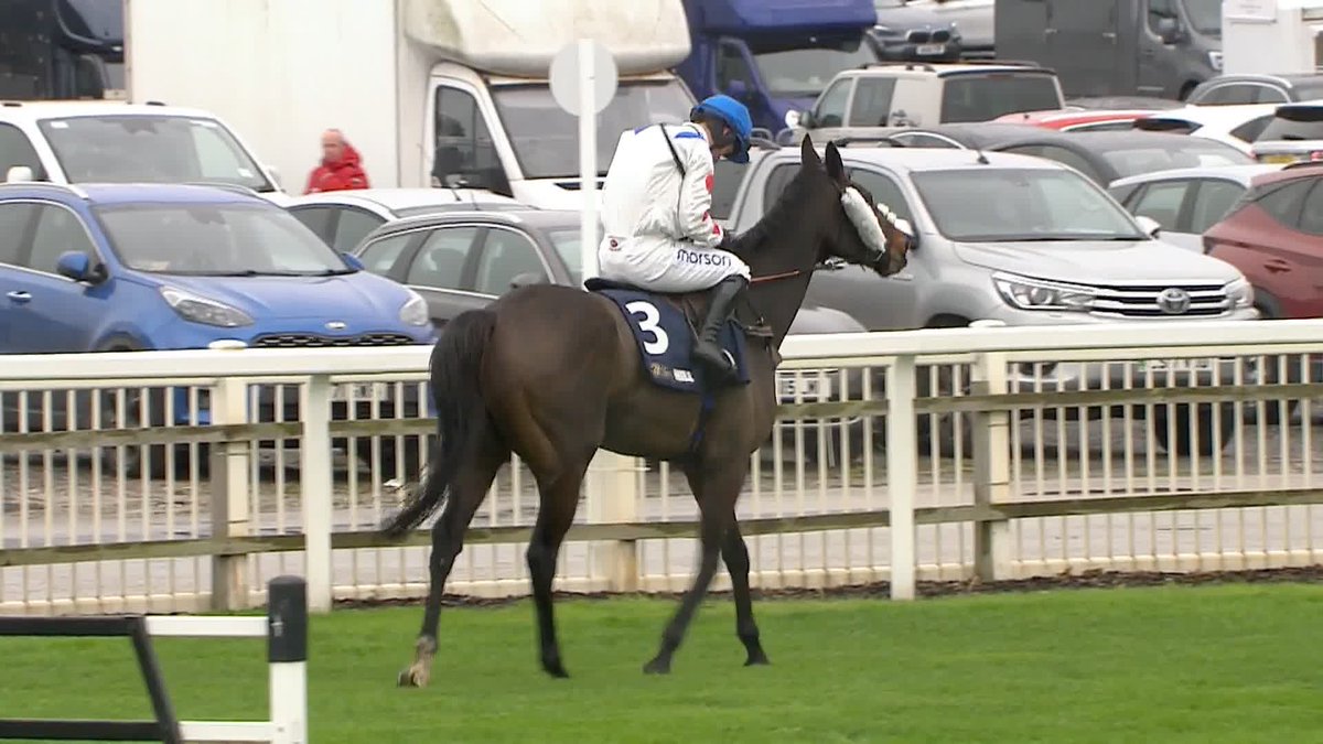 Hitman wins the William Hill Old Roan Limited Handicap Chase! 🥇 What a victory that is for Freddie Gingell! 👏 #ITVRacing | Aintree Racecourse | freddie gingell | Paul Nicholls OBE