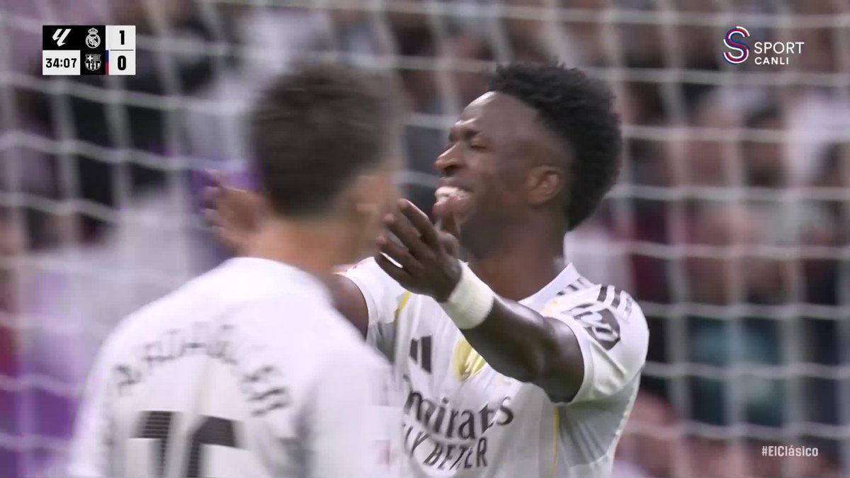 🥶 Vinicius Junior pozisyondan dolayı Arda Güler'den özür diledi.