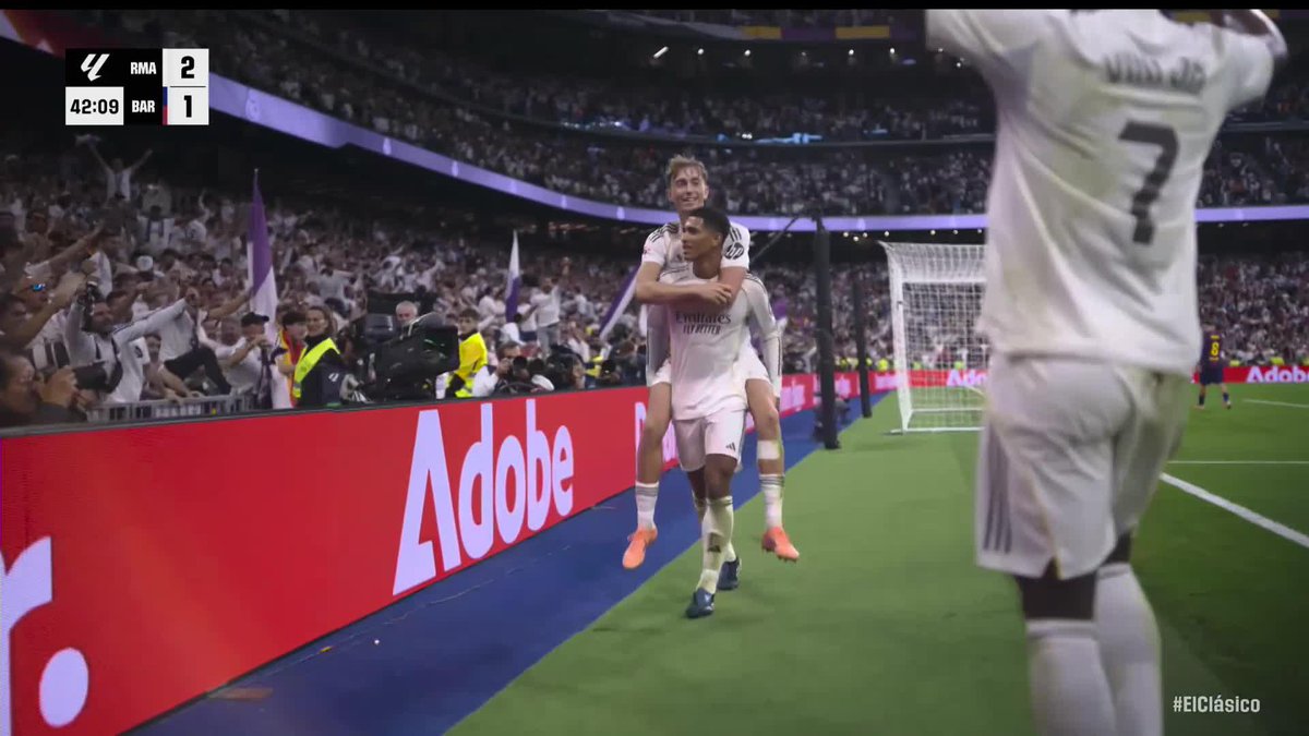 Jude Bellingham strikes in ElClásico! 👏 Real Madrid regain their lead against Barcelona as the midfielder taps in ⚪ 𝑃𝑟𝑒𝑠𝑒𝑛𝑡𝑒𝑑 𝑏𝑦 SBK | 18+ | 𝑃𝑙𝑒𝑎𝑠𝑒 𝐺𝑎𝑚𝑏𝑙𝑒 𝑅𝑒𝑠𝑝𝑜𝑛𝑠𝑖𝑏𝑙𝑦