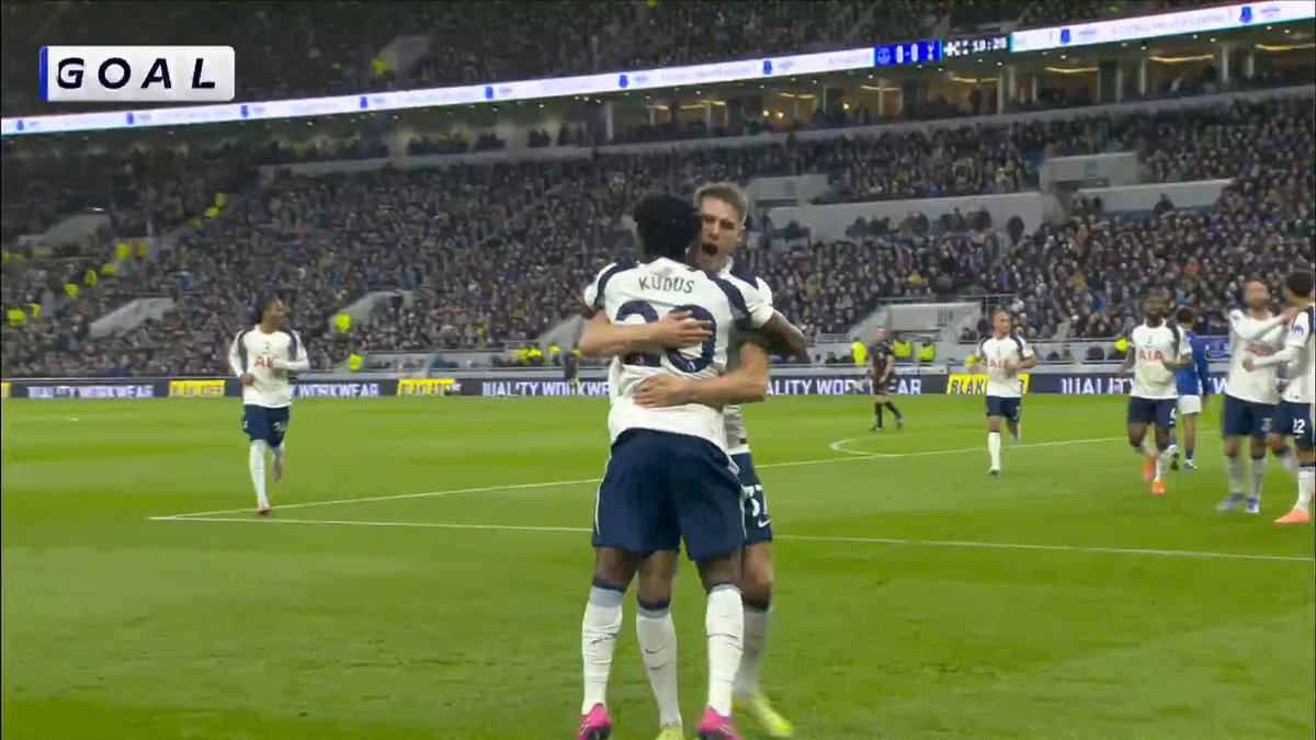 Micky van de Ven on the line for Spurs! ⚡️