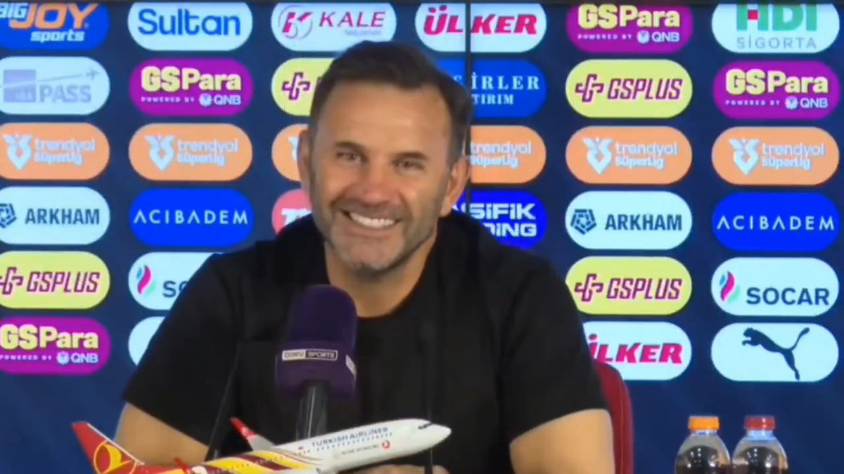 - Victor Osimhen, sizin gol sayınıza ulaştı. Neler söylersiniz? Okan Buruk: "O biraz çabuk ulaştı, ben bitirene kadar o kadar attım (Gülerek)."
