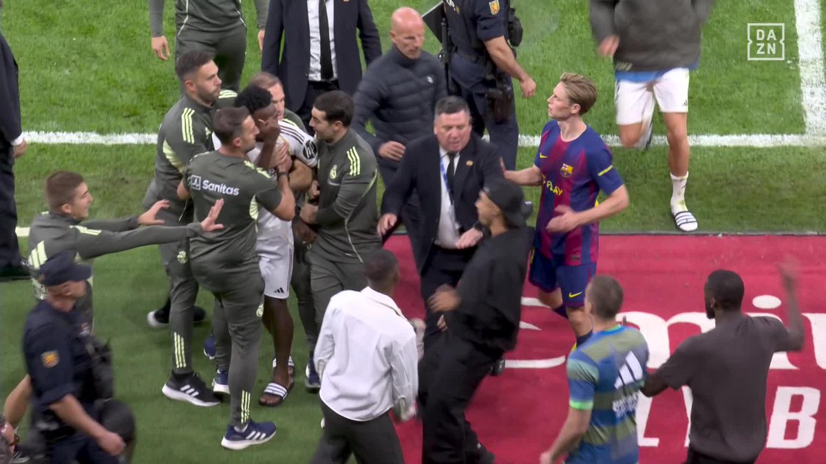 El momento en el que Raphinha apareció en escena 🎥 #LALIGAenDAZN ⚽