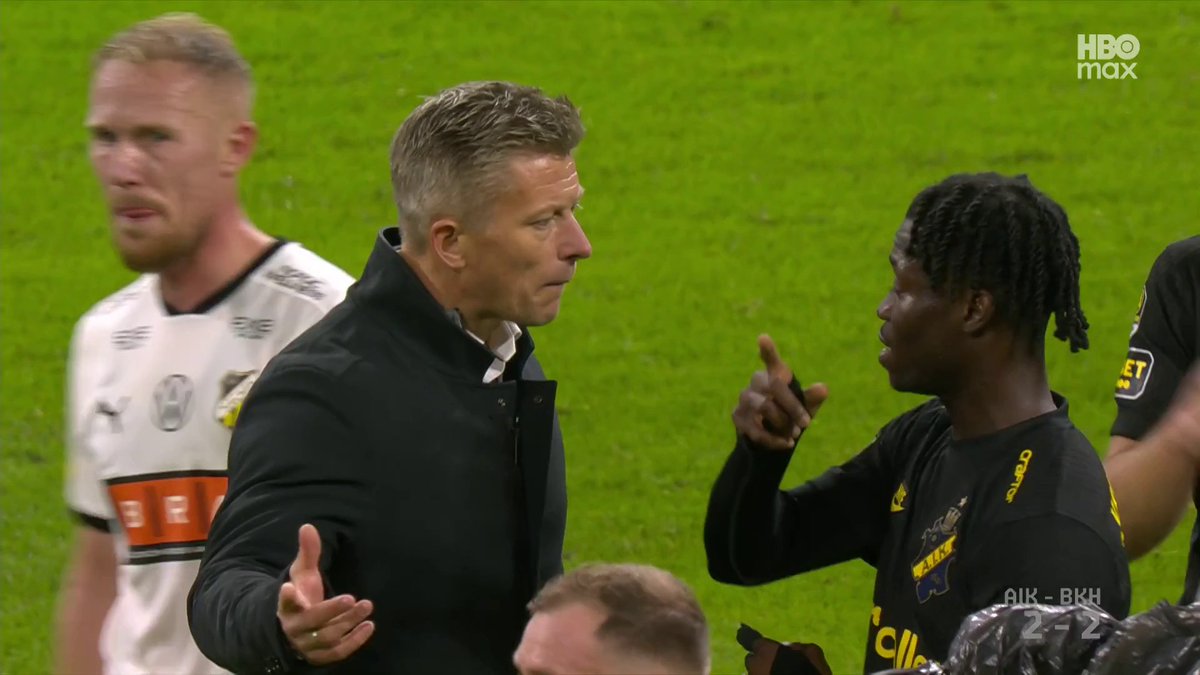 "Vad det än är tycker jag att det är fel ledarskap att gå och skrika efter matchen." 💬 Studion reagerar på bilderna på Mikkjal Thomassen och Axel Kouame efter matchen. 📲 Se Allsvenskan på HBO Max