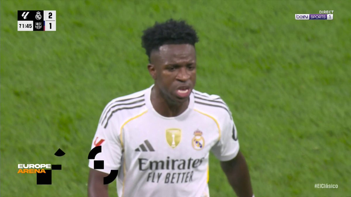 VINICIUS 🇧🇷 A PÊTÉ UN CÂBLE AU MOMENT DE SORTIR DURANT LE CLASICO. 😤 🎥 beIN SPORTS