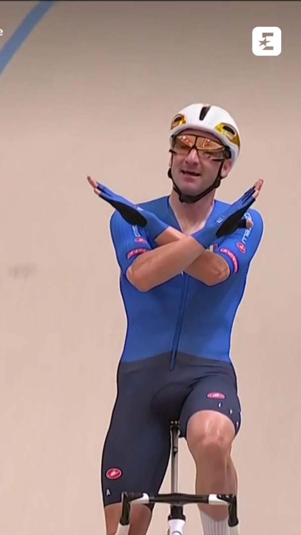 Elia, come nelle favole! 🥹🥇🌍 #Santiago2025 #EurosportCicilismo #Viviani