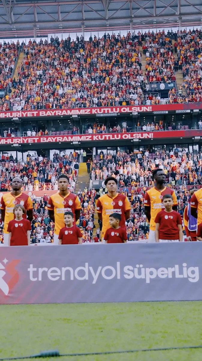 Filistinli çocukları Ali Sami Yen Spor Kompleksi RAMS Park’ta ağırladık. 😍 Çocuklarımız hep gülsün, özgür ve barış dolu bir dünyada yaşasınlar.