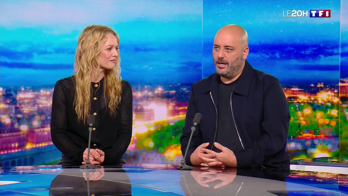 "On est très nostalgique tous les deux. C'était l'une de nos premières conservations. Moi je n'ai pas peur de vieillir", explique Vanessa Paradis. ➡ Vanessa Paradis et Jérôme Commandeur invités du JT de 20H