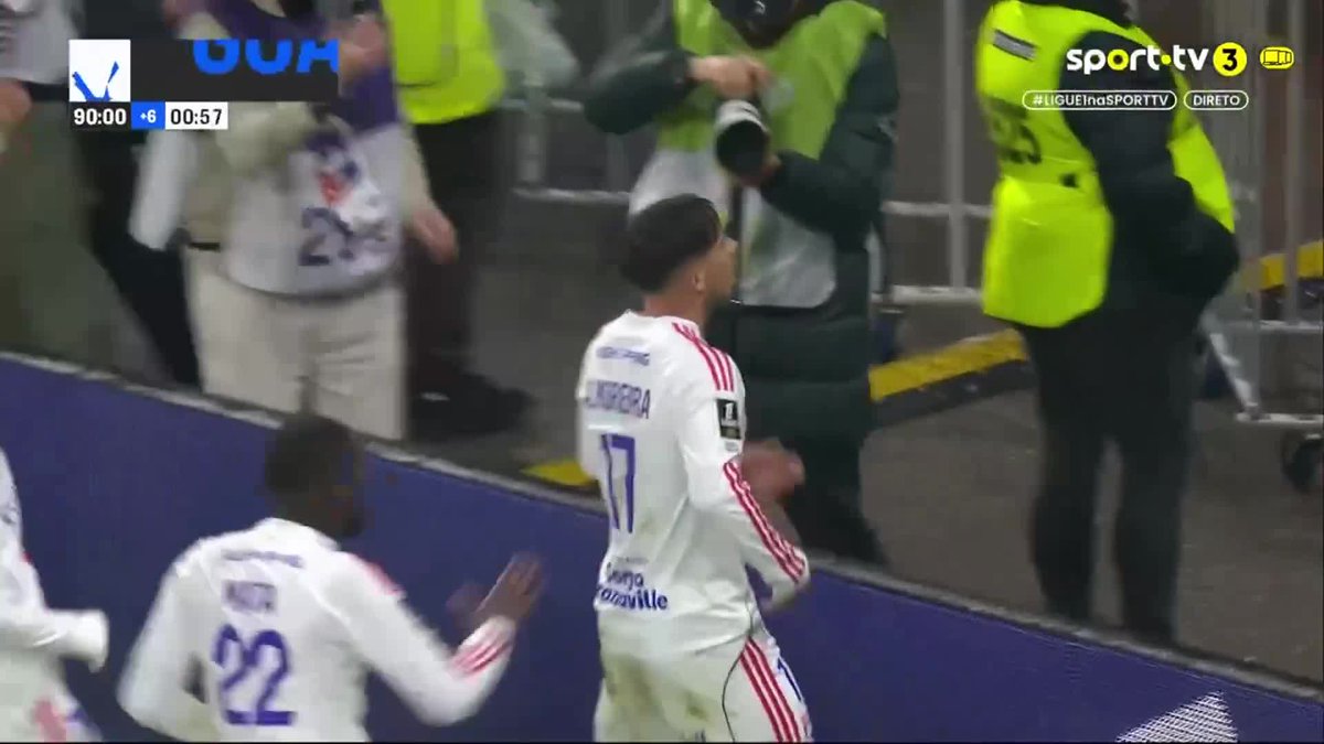 Afonso Moreira deu a vitória ao Lyon com um golaço nos descontos! 🔥