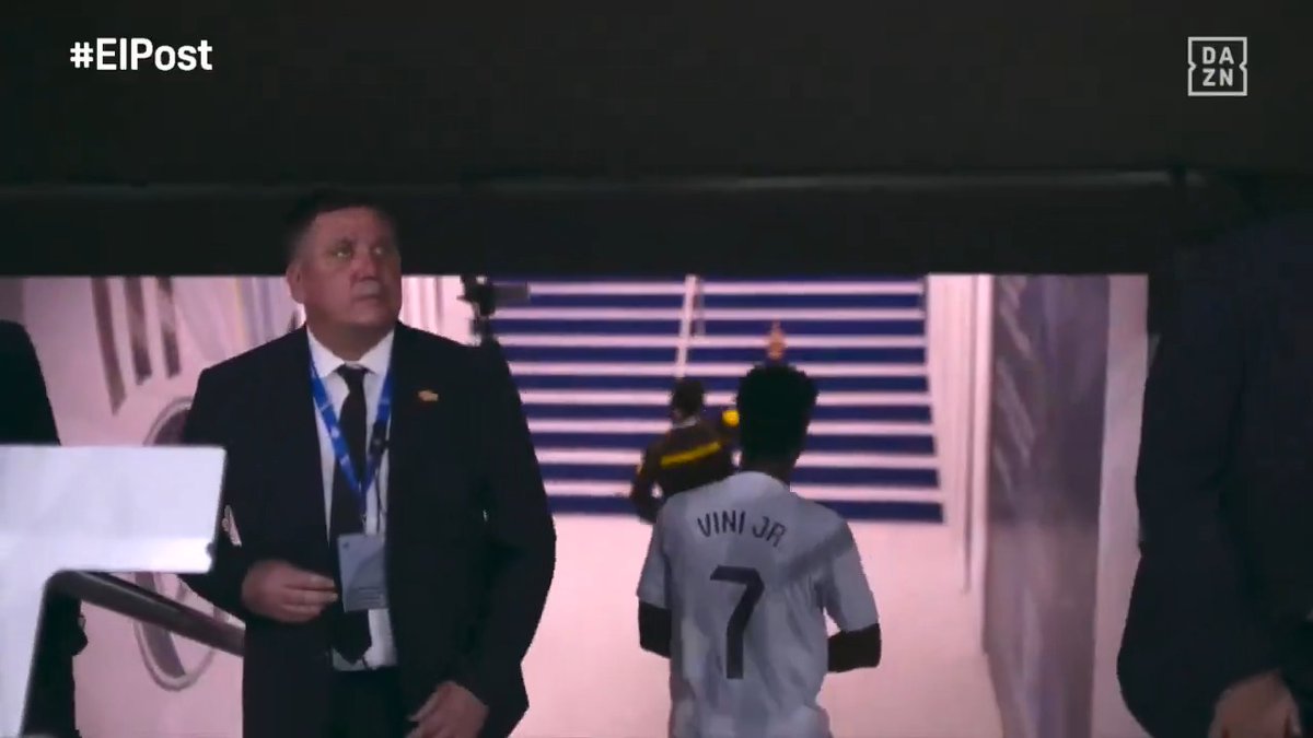 As palavras do Vini depois de ser substituido. "Sempre eu. Vou-me embora da equipa" #DAZNLALIGA