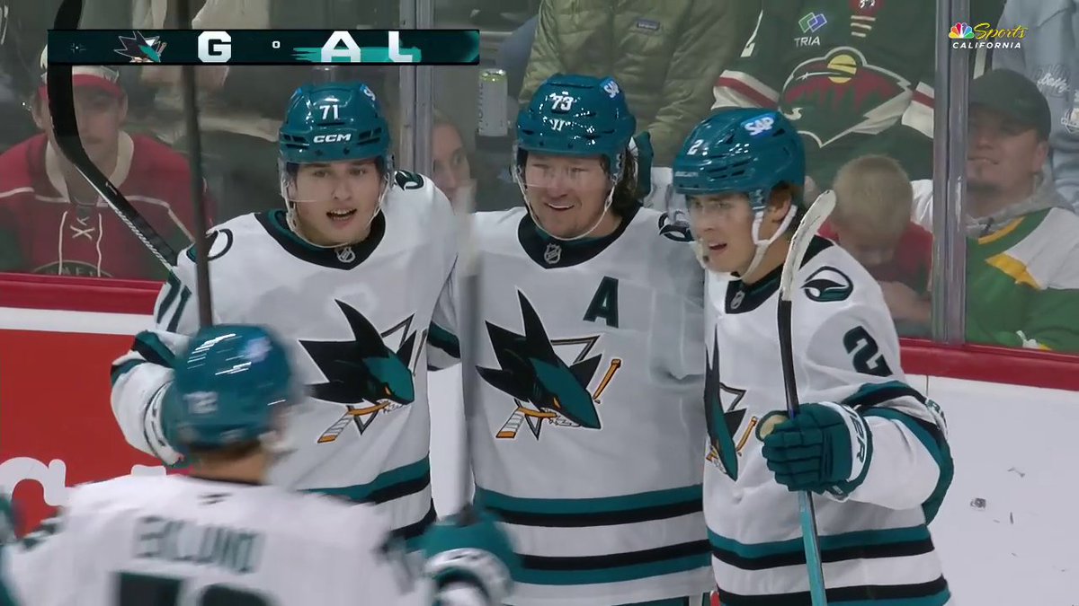 Macklin Celebrini with a siiiilky dish to Tyler Toffoli! 😮💨