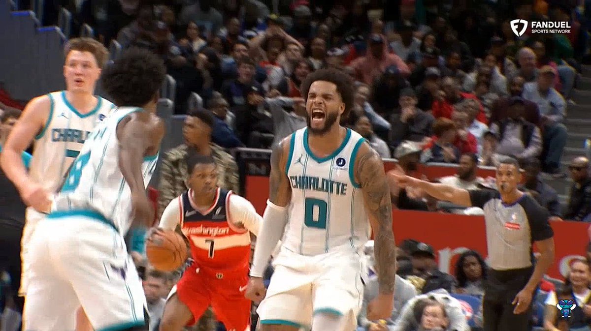 🗣️ Eric Collins: "MILES BRIDGES! HUM-DIDDLY-DEE!" 🗣️ Dell Curry: "Some say he's lost his bounce... I would not agree!"