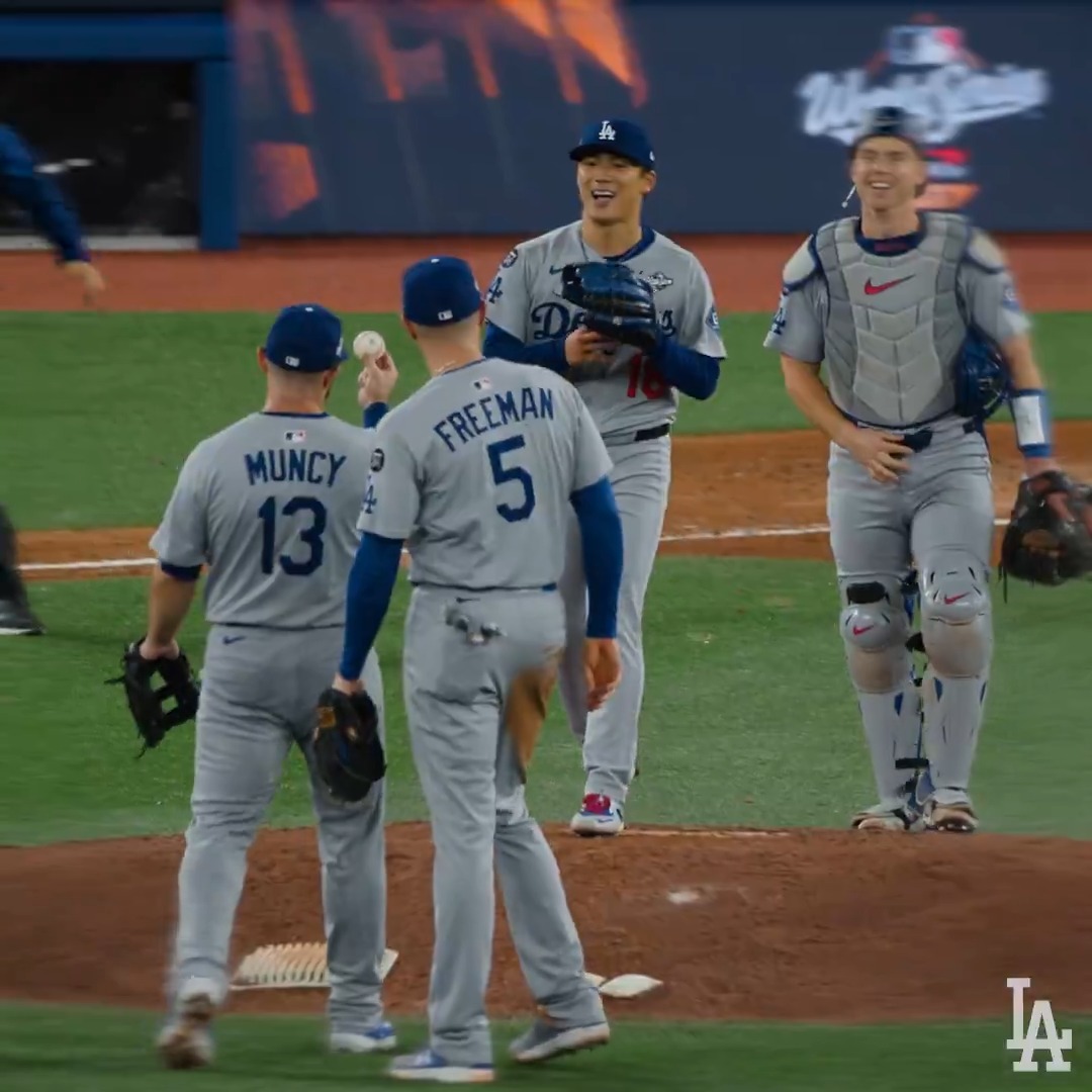 A gem from Yoshinobu to secure Game 2 of the #WorldSeries.