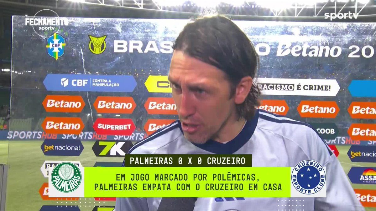 “Eu acho que a CBF e todos nos jogadores temos que se juntar para melhorar isso” Vale a pena escutar a entrevista do Cássio falando sobre a arbitragem.