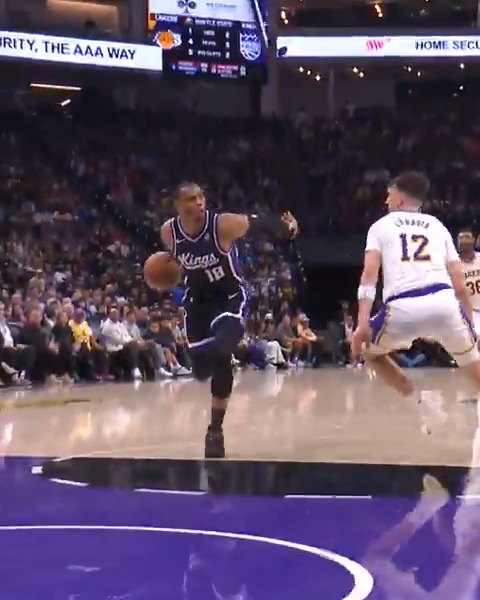 RUSS SHOOK HIM 😳 STARED HIM DOWN TOO!