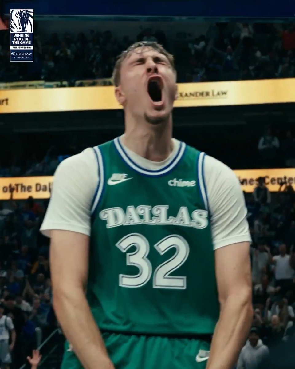 The Flagg went flying 🏳️ Winning Play of the Game presented by Choctaw Casinos & Resorts. #MFFL
