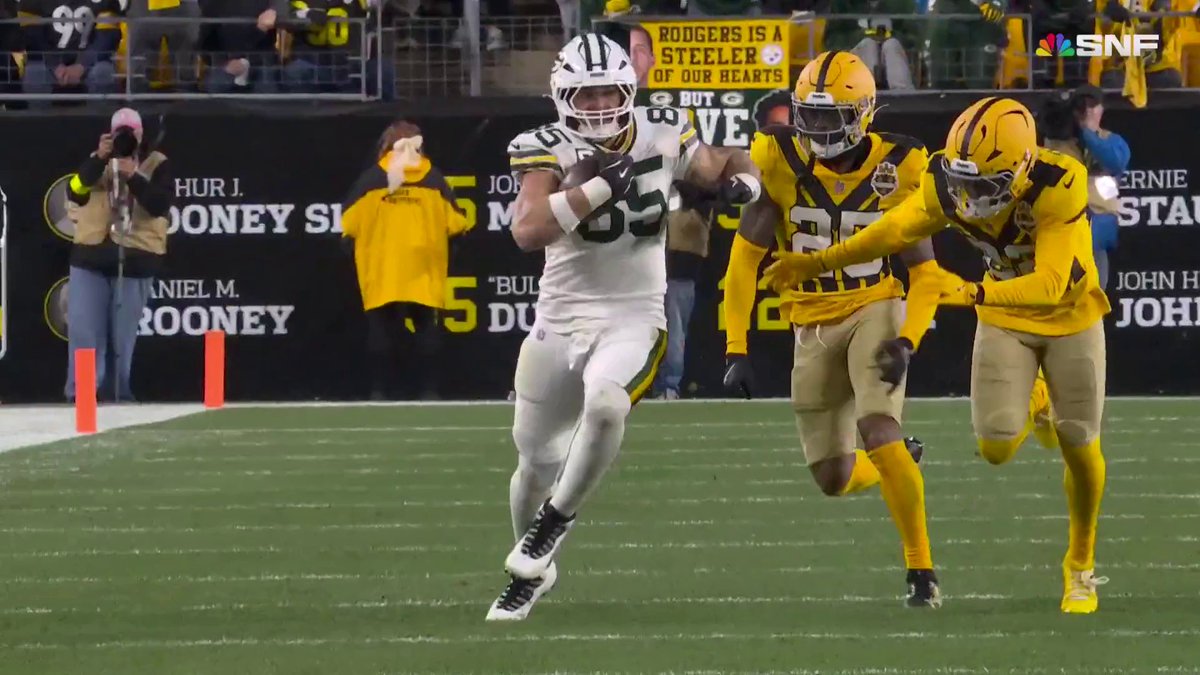 IT'S NATIONAL TIGHT ENDS DAY! 🗣 Tucker Kraft could not be stopped.